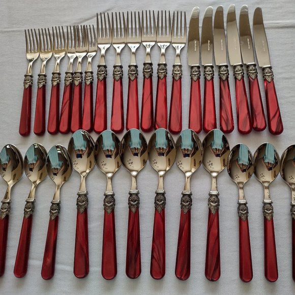 2nd. 1 Beautiful vintage red ceramic dinner plate (12 plates total). Like new! - Picture 8 of 13